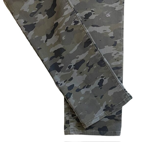 Levi's Women's 314 Shaping Straight Camo Jeans - Size 31x30 - Picture 3 of 9